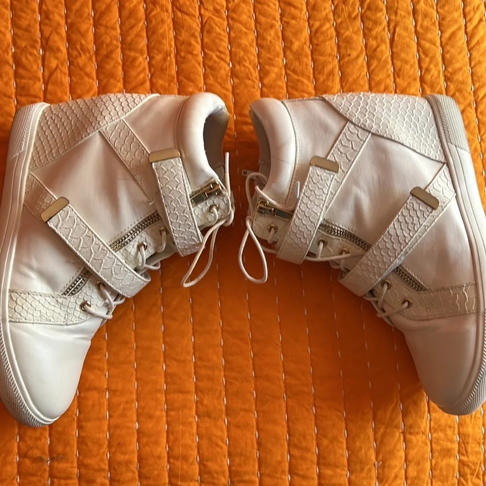 Thalia Sodi white sneaker boots double gold zipper ties sz9